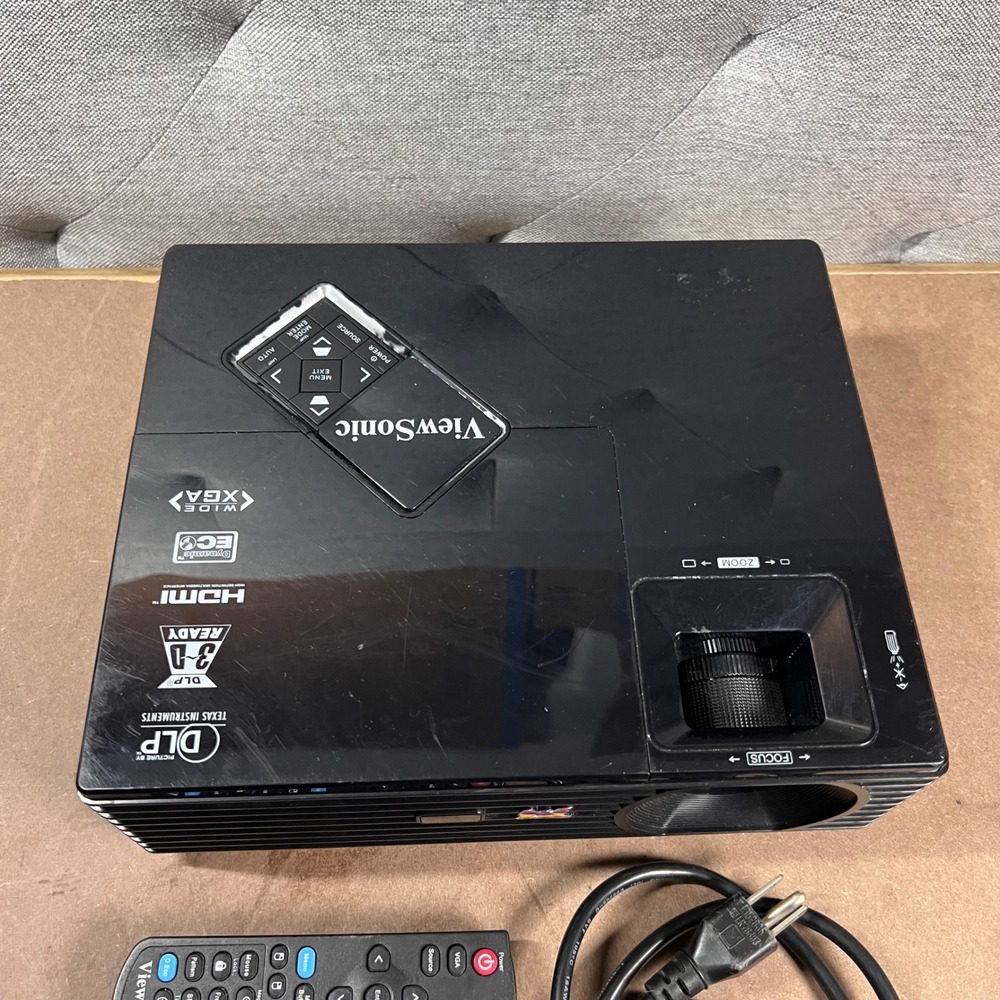 ViewSonic PJD5533w DLP Projector WXGA 3D HDMI Home Theater Office with Remote